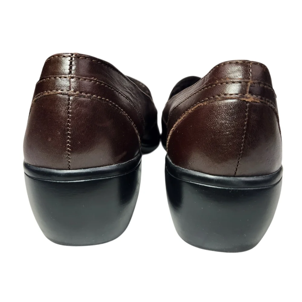 Clarks Women's 10M Brown Leather Slip-On Loafers Comfort Preppy Academia Casual